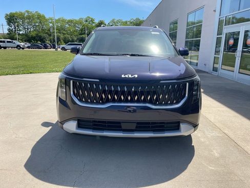 New 2026 Kia Carnival EX FWD image 3