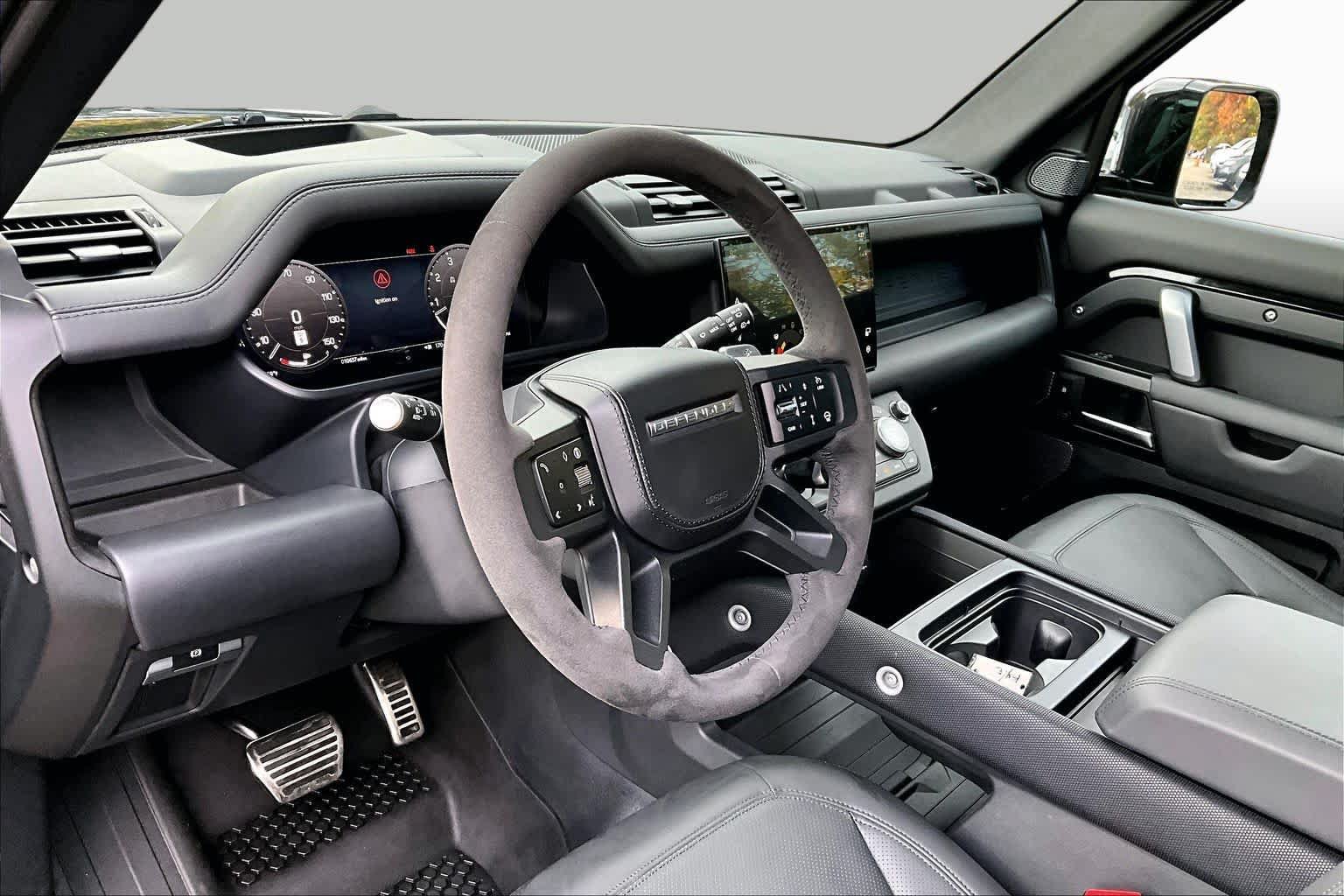 Used 2024 Land Rover Defender 110 V8 AWD/4WD image 16