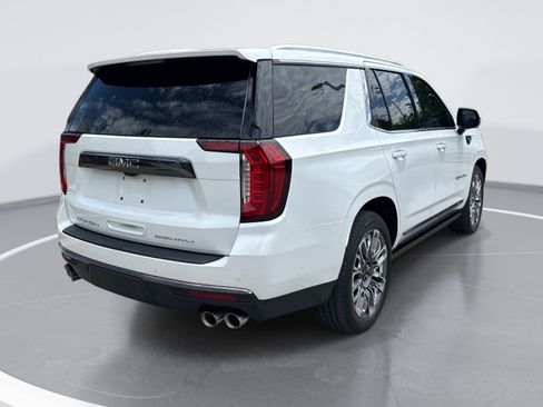 Used 2024 GMC Yukon Denali Ultimate w/ LPO, Floor Liner Package AWD/4WD image 8
