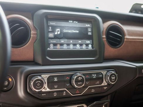 Used 2021 Jeep Gladiator Sport AWD/4WD image 31