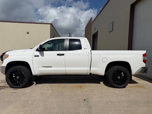 Used 2015 Toyota Tundra SR5 RWD image 5