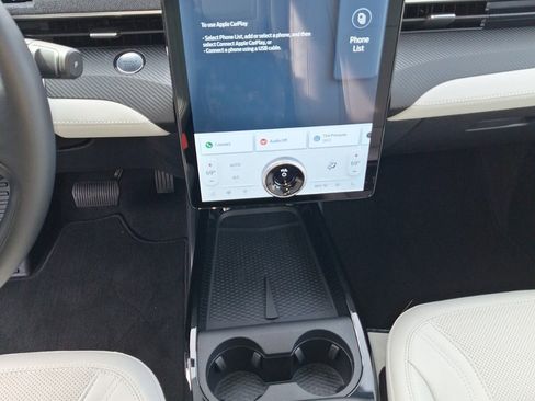 Used 2025 Ford Mustang Mach-E Premium image 13