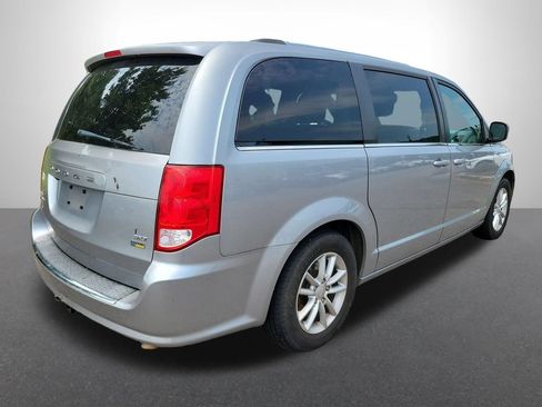 Used 2019 Dodge Grand Caravan SXT FWD image 5
