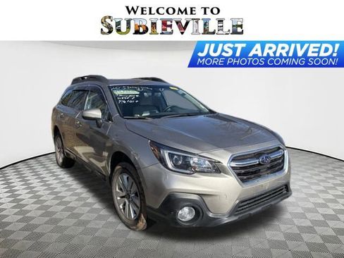 Used 2019 Subaru Outback 2.5i Premium image 1