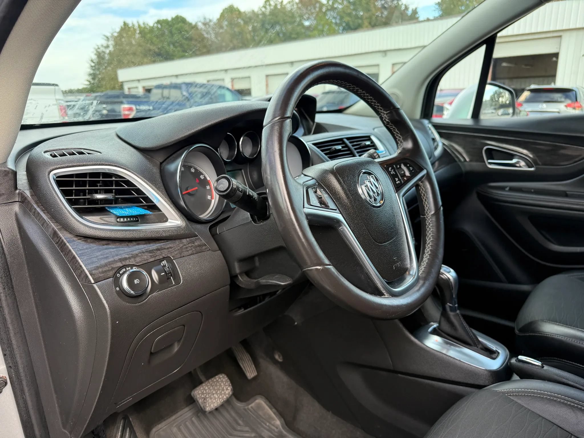 Used 2015 Buick Encore Convenience AWD/4WD image 17