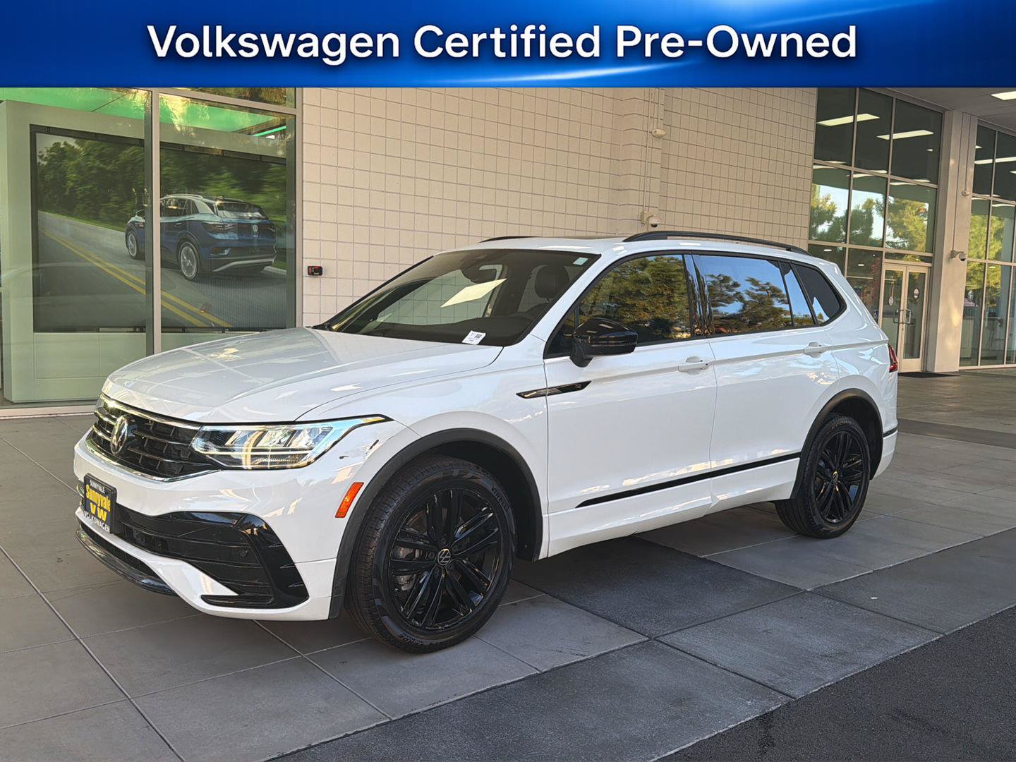 Certified 2022 Volkswagen Tiguan SE R-Line FWD image 1