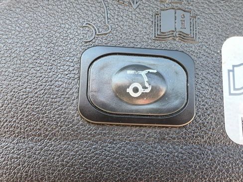 Used 2018 Ford Escape Titanium image 18