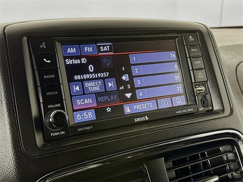 Used 2019 Dodge Grand Caravan SXT image 24