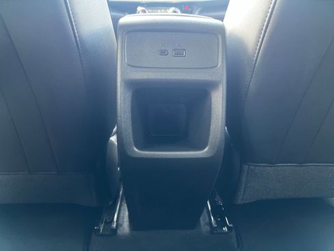 Used 2025 Chevrolet Trax LT w/ LT Convenience Package image 24