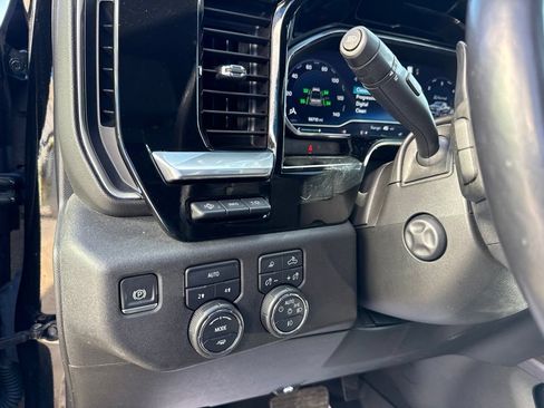Used 2022 Chevrolet Silverado 1500 LTZ w/ Technology Package AWD/4WD image 14