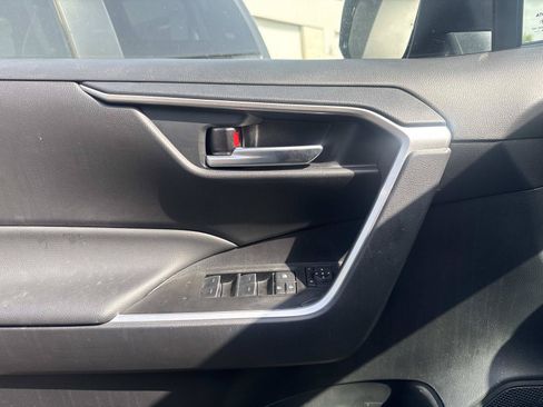 Used 2025 Toyota RAV4 XLE w/ Convenience Package FWD image 9