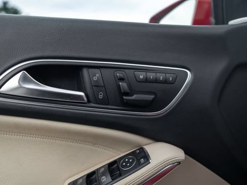Used 2014 Mercedes-Benz CLA 250 image 40