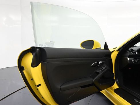 Used 2025 Porsche 718 Cayman image 14