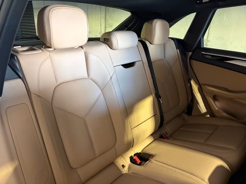Certified 2026 Porsche Macan AWD/4WD image 27