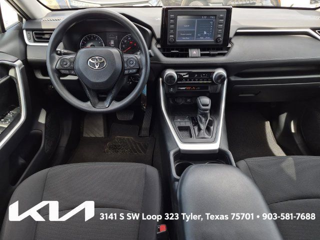 Used 2019 Toyota RAV4 LE FWD image 21