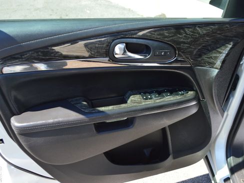 Used 2014 Buick Enclave Leather FWD image 13
