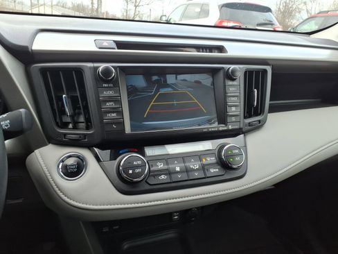 Used 2018 Toyota RAV4 XLE image 20