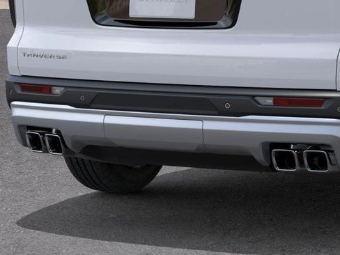 New 2025 Chevrolet Traverse LT image 14