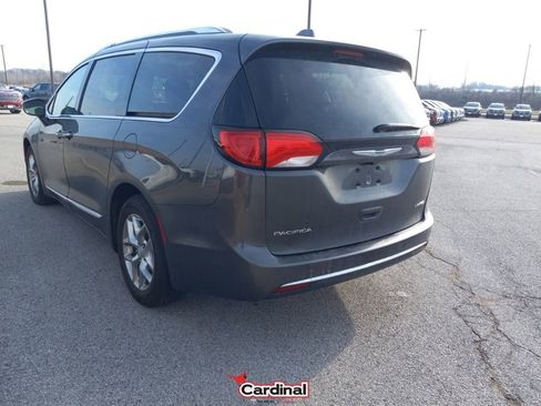 Used 2018 Chrysler Pacifica Limited image 15