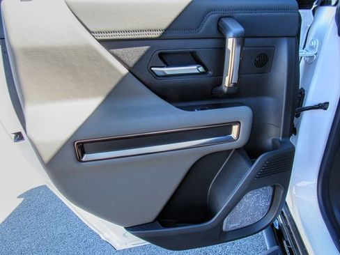 New 2025 GMC Hummer EV 3X w/ Extreme Off-Road Package image 16