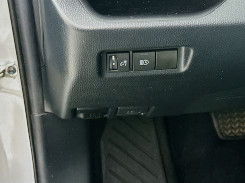 Used 2020 Toyota RAV4 XLE FWD image 17