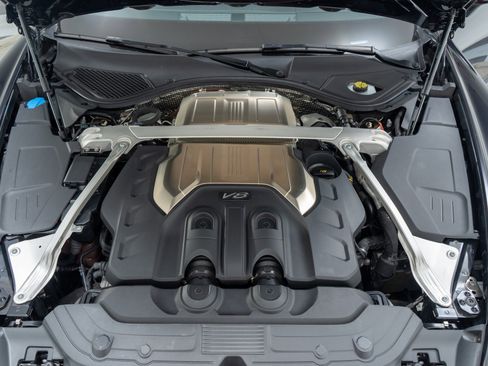 Used 2023 Bentley Continental GT V8 image 12