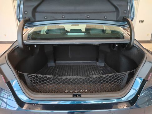 Used 2018 Toyota Camry XSE FWD image 14