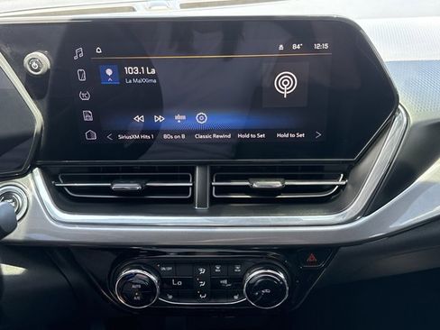 Used 2025 Chevrolet Trax ACTIV w/ Sunroof Package FWD image 18