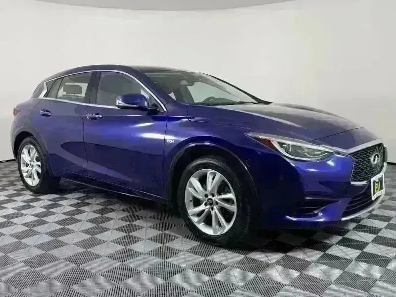 Used 2017 INFINITI QX30 FWD image 6
