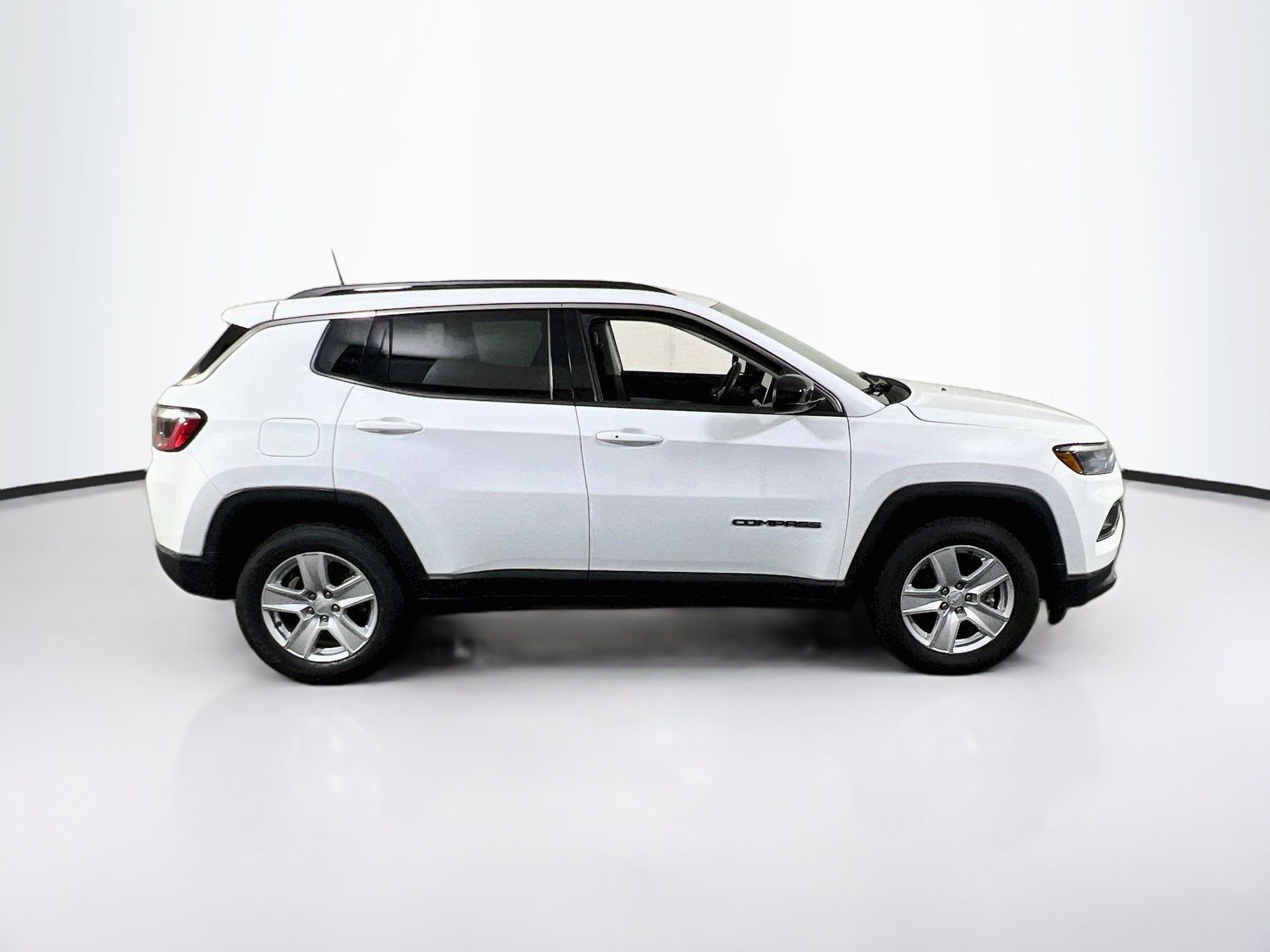 Used 2022 Jeep Compass Latitude w/ Convenience Group AWD/4WD image 4