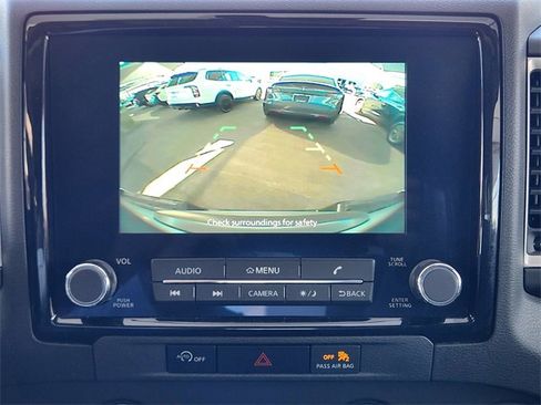 Used 2024 Nissan Frontier SV image 19