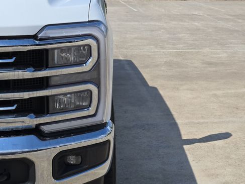 Used 2025 Ford F250 Lariat AWD/4WD image 11