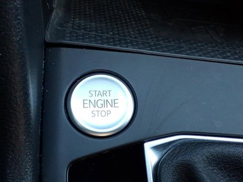 Used 2022 Volkswagen Taos SE image 26