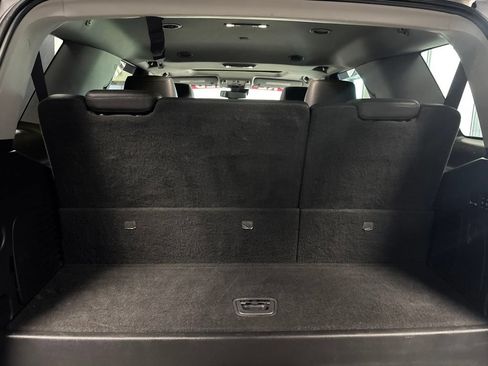 Used 2016 Cadillac Escalade Luxury RWD image 5