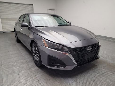 Used 2023 Nissan Altima 2.5 SV image 14