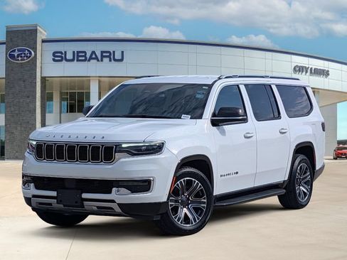 Used 2024 Jeep Wagoneer L Series II RWD image 1