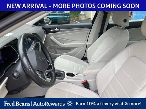 Used 2023 Volkswagen Jetta SE FWD image 8