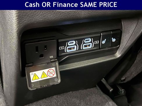 Used 2025 Jeep Grand Cherokee Limited w/ MOPAR Finishing Package AWD/4WD image 18