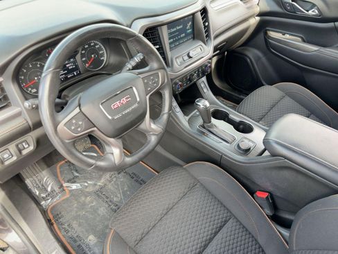 Used 2017 GMC Acadia SLE w/ Driver Alert Package I image 4