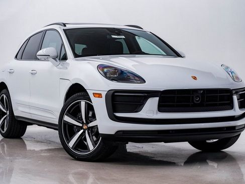 New 2026 Porsche Macan image 8