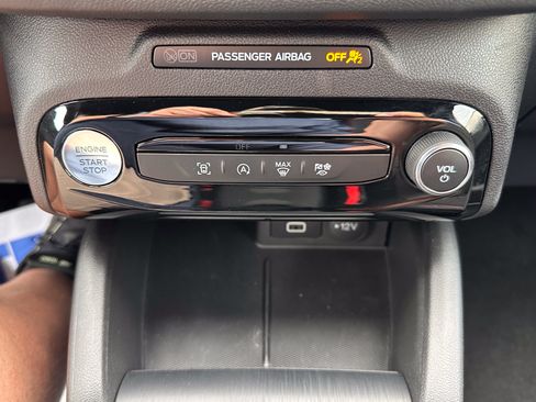 Used 2024 Ford Escape ST-Line w/ Tech Pack #1 AWD/4WD image 28