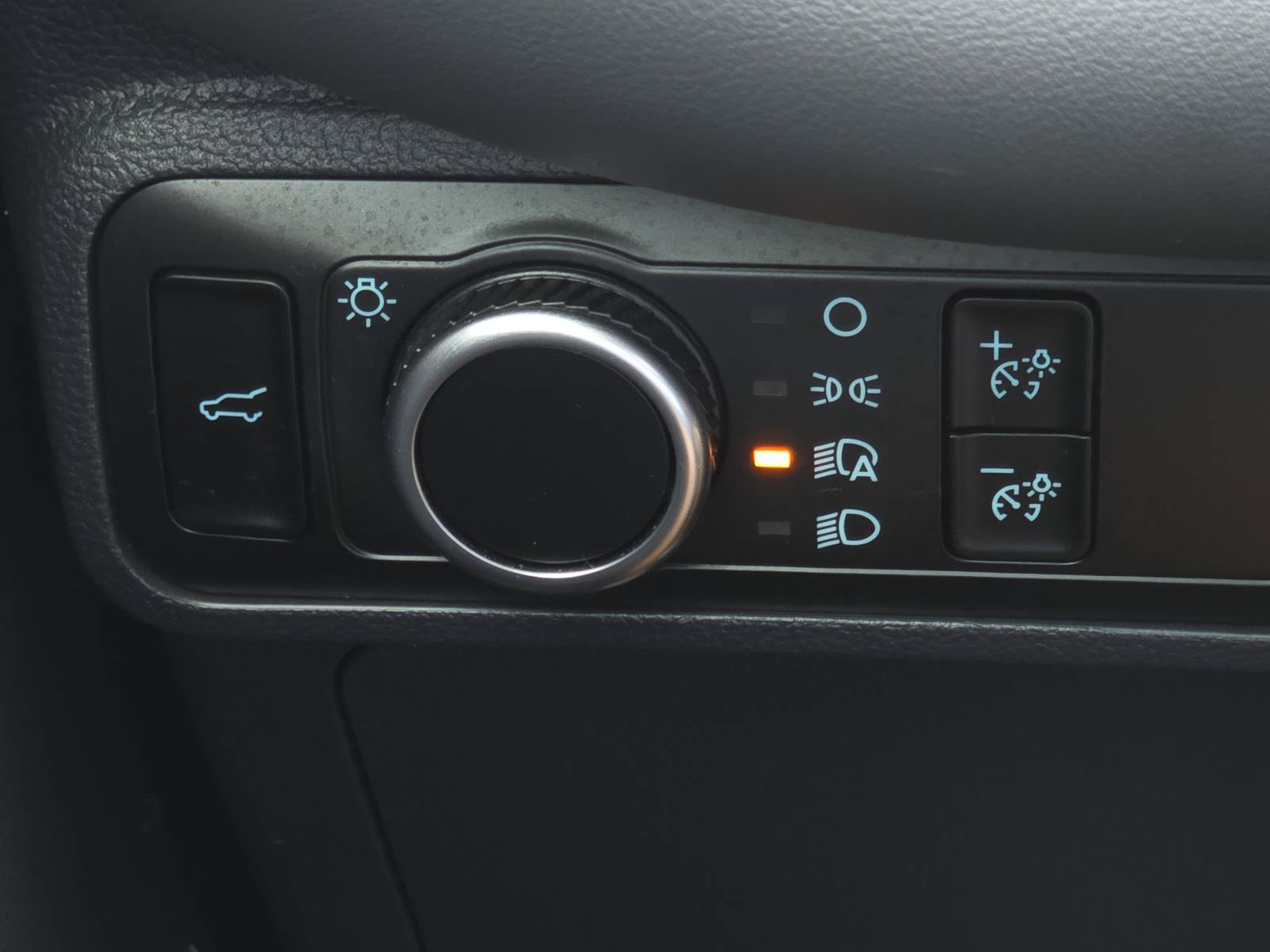 Used 2025 Ford Explorer Active RWD image 18