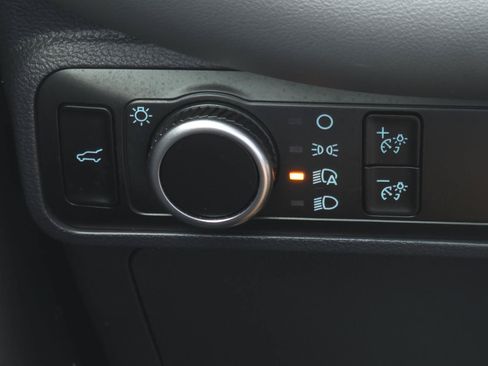 Used 2025 Ford Explorer Active RWD image 18
