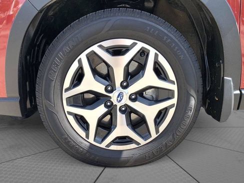 Used 2023 Subaru Forester Premium AWD/4WD image 9