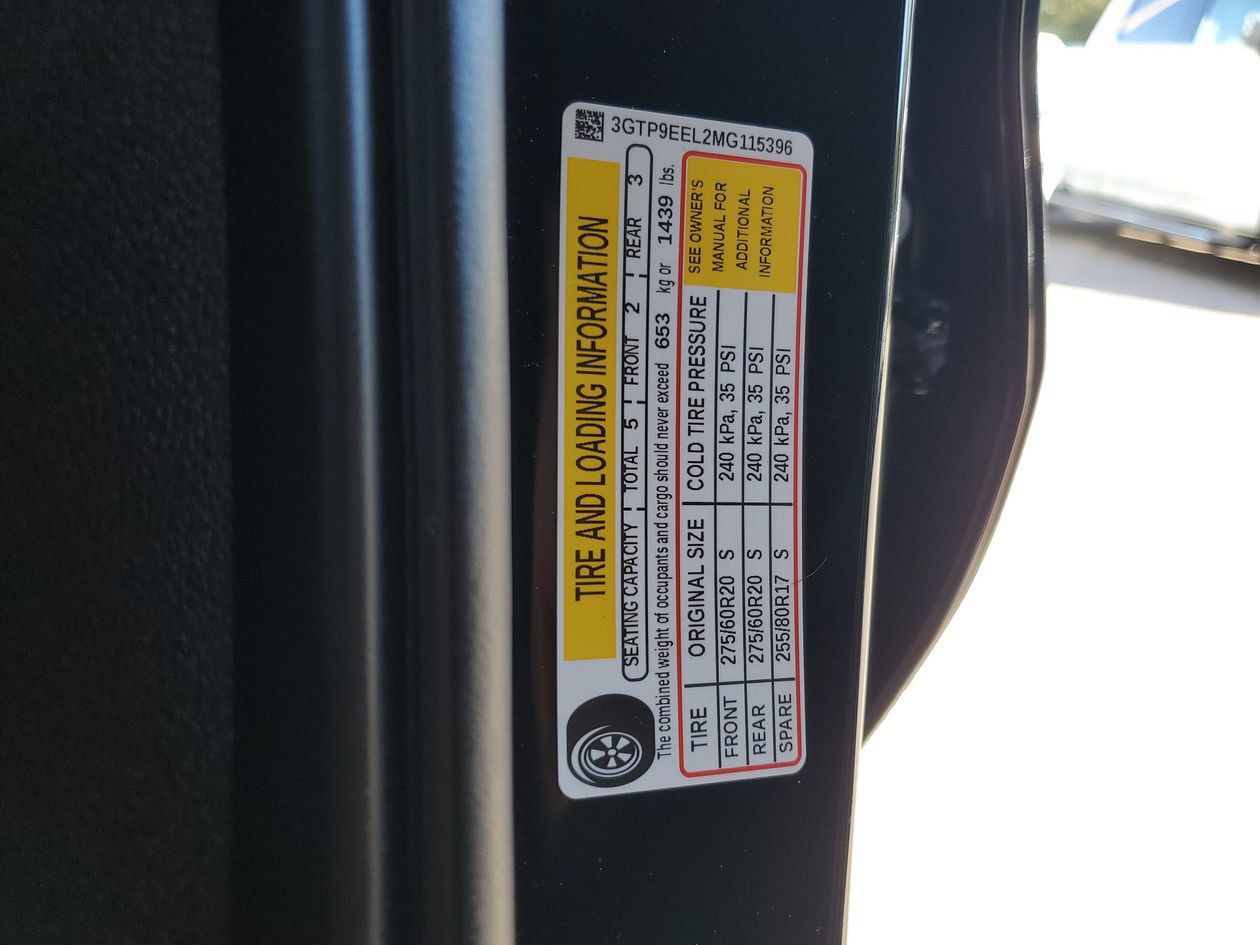 Used 2021 GMC Sierra 1500 AT4 w/ AT4 Premium Package AWD/4WD image 33