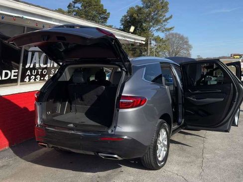 Used 2020 Buick Enclave Essence image 28