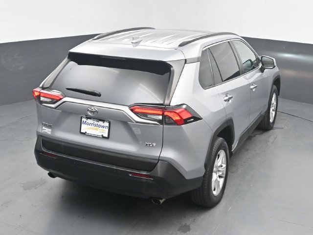 Used 2021 Toyota RAV4 XLE w/ Convenience Package FWD image 42