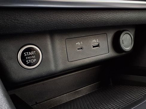 Used 2023 Nissan Rogue SV image 11