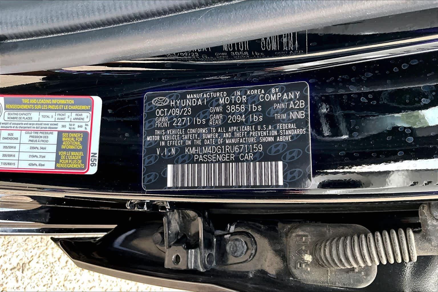 Used 2024 Hyundai Elantra SEL FWD image 36