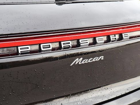 Used 2026 Porsche Macan AWD/4WD image 6